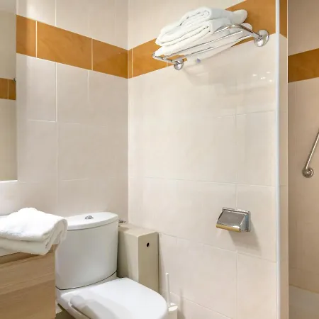 Apartment Climatise Pour 2/3 - Proche Et Commerces - Wifi Inclus - Fr-1-466a-22 *